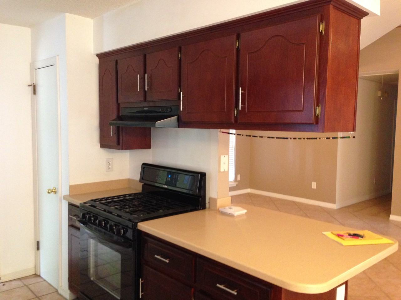 9415 Yorktowne Way - Photo 3 of 6