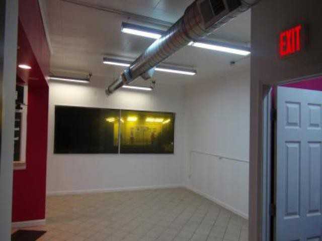 931 N Broadway St - Photo 2 of 4