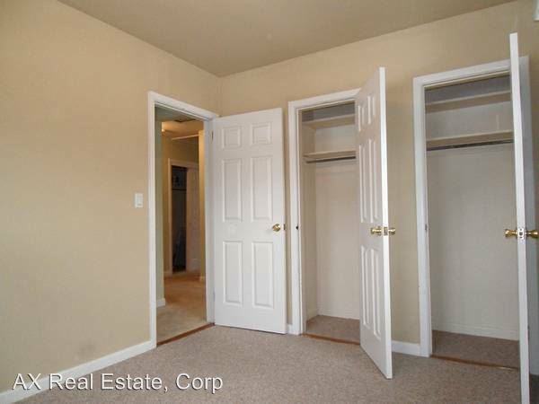 219 S Barry Ave - Photo 3 of 9