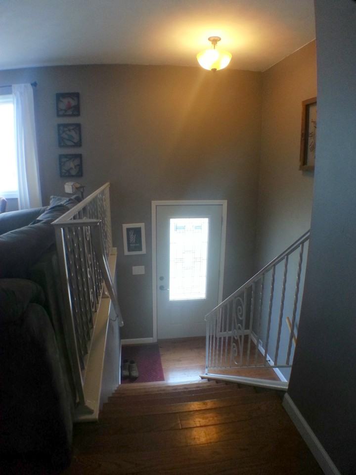 105 E Marialane St - Photo 2 of 16