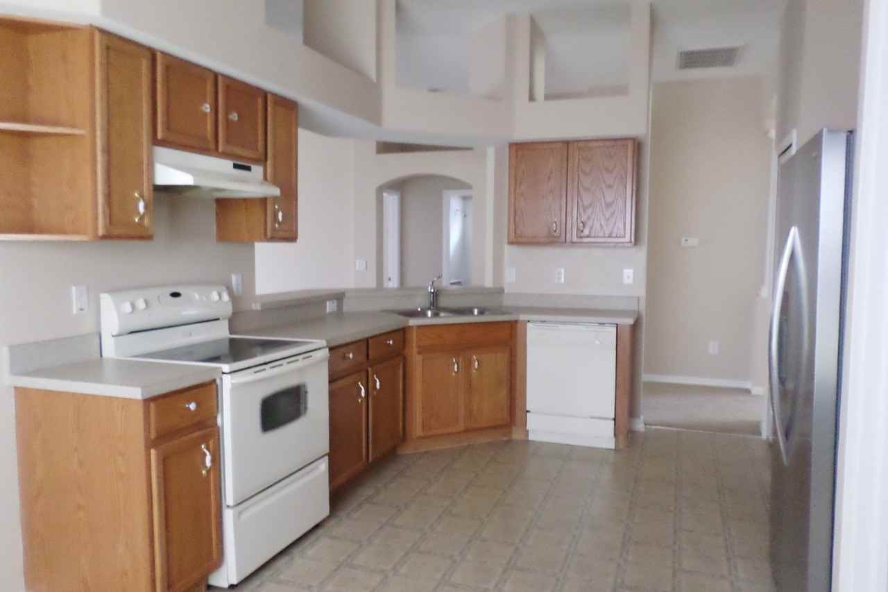 16803 Taylow Way - Photo 3 of 9