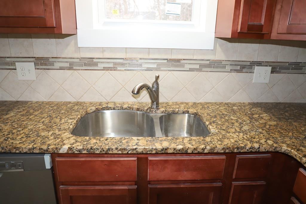 135 South St - Photo 3 of 11