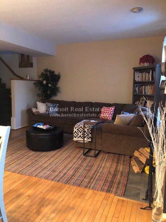 61 Hammond Pl - Photo 3 of 14