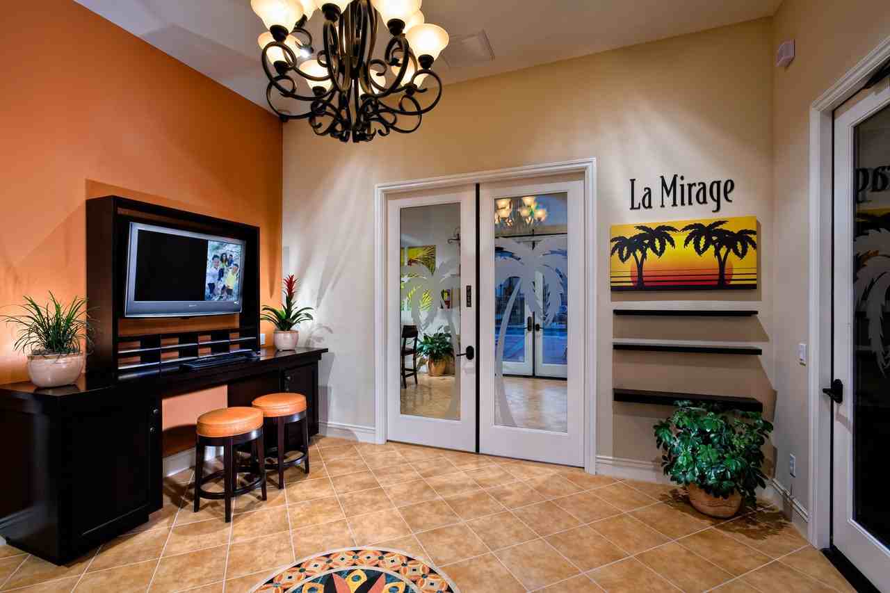 La Mirage - Photo 3 of 19