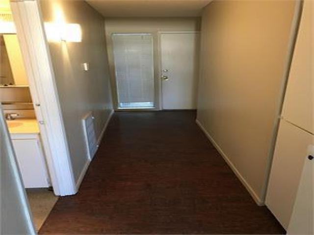 109 N Glenn Ave - Photo 3 of 4