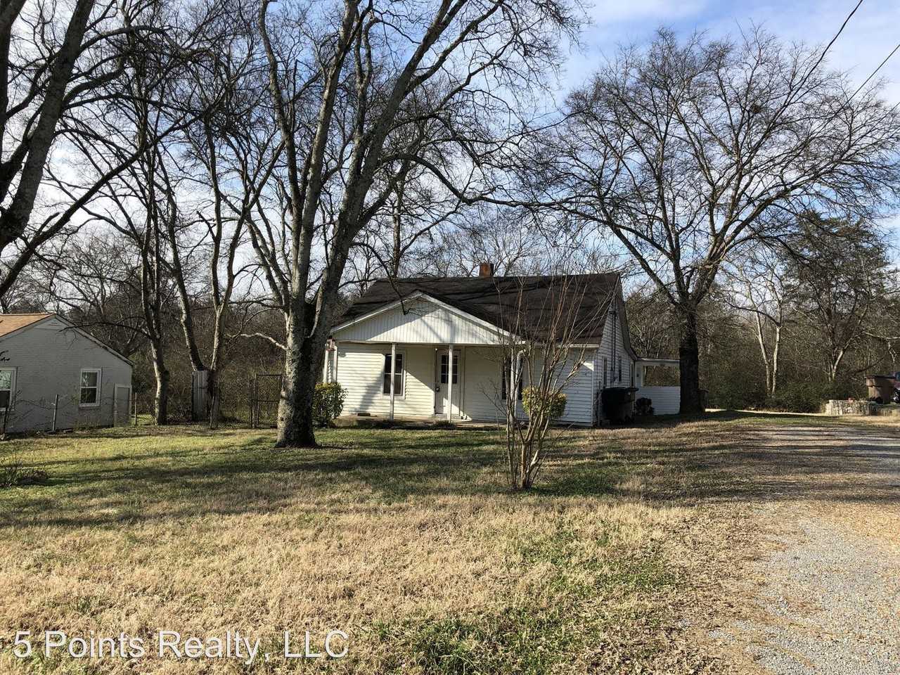 4017 Cedar Cir - Photo 3 of 40