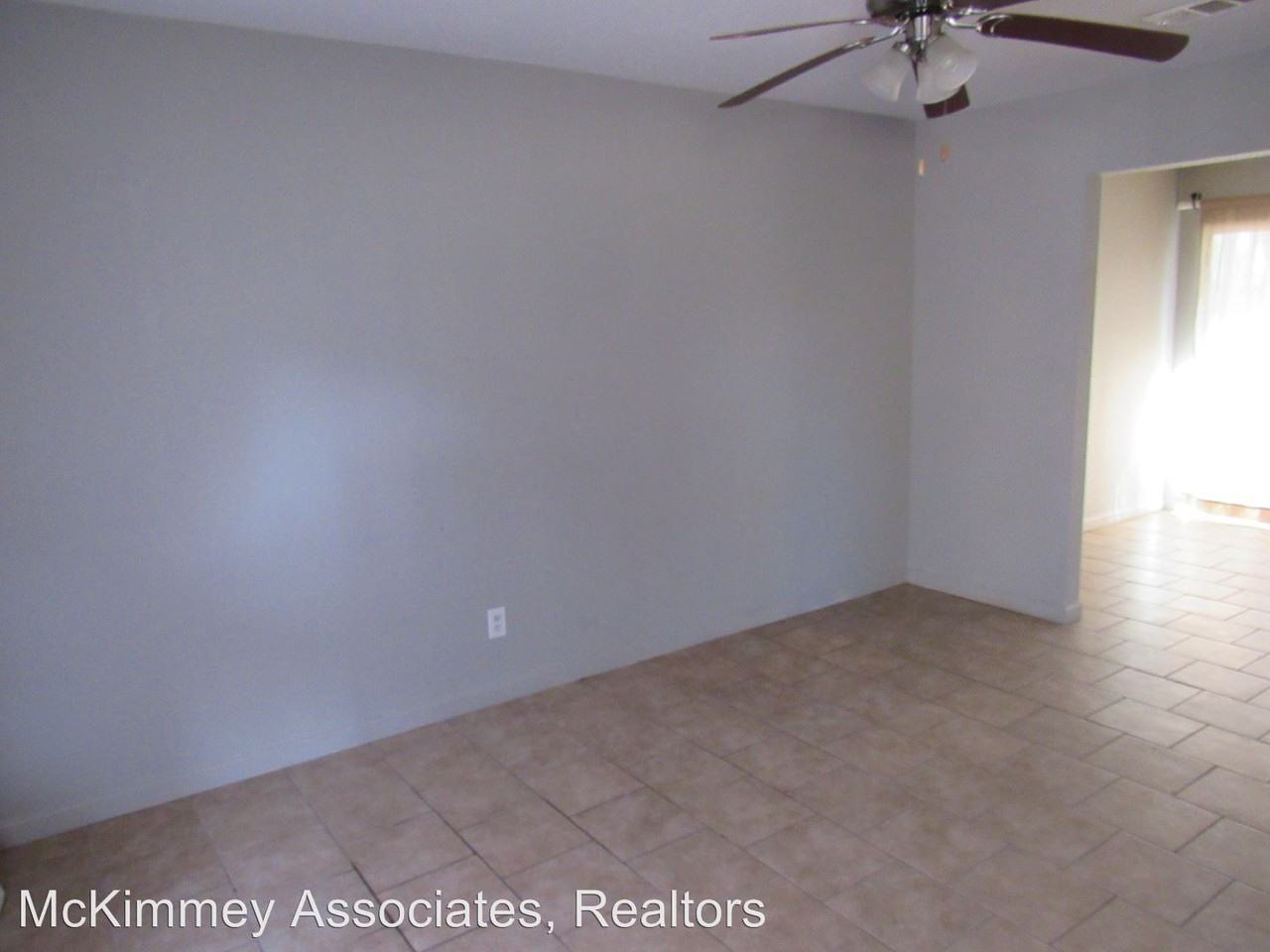 701 E 1st - Photo 2 of 10