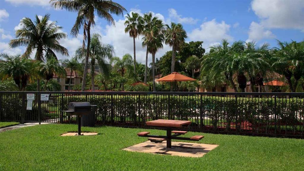 Los Prados Apartment Homes Apartments for Rent 832 NW 86th Ave