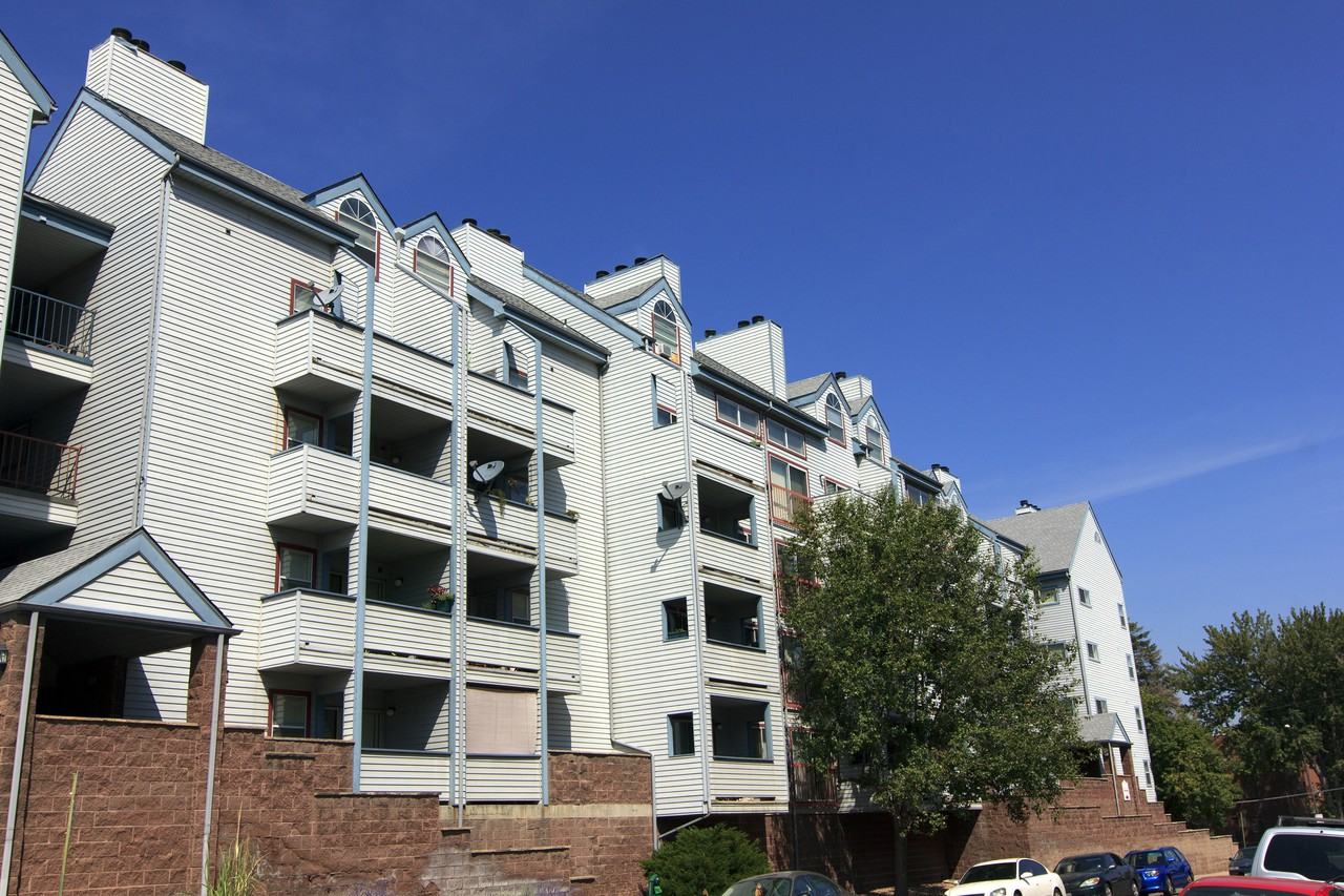 Albion Court - Photo 3 of 28