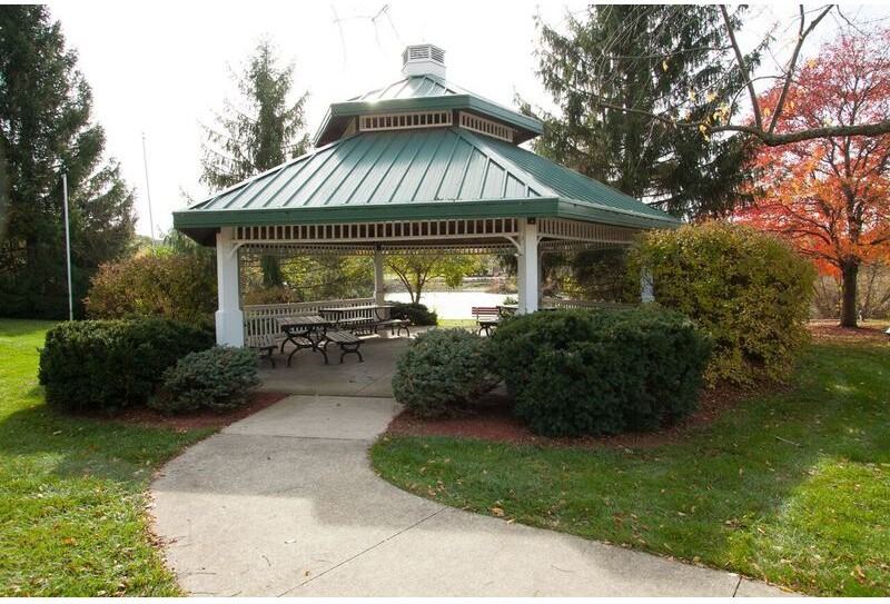 Colonial Crest Apartments - Photo 3 of 19