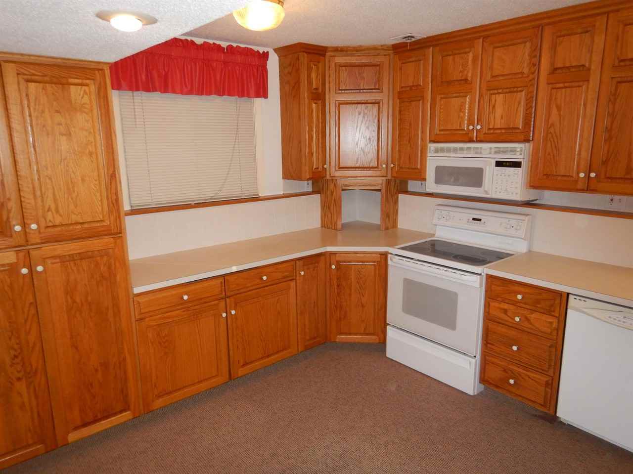 8220 Meredith Ave - Photo 2 of 16