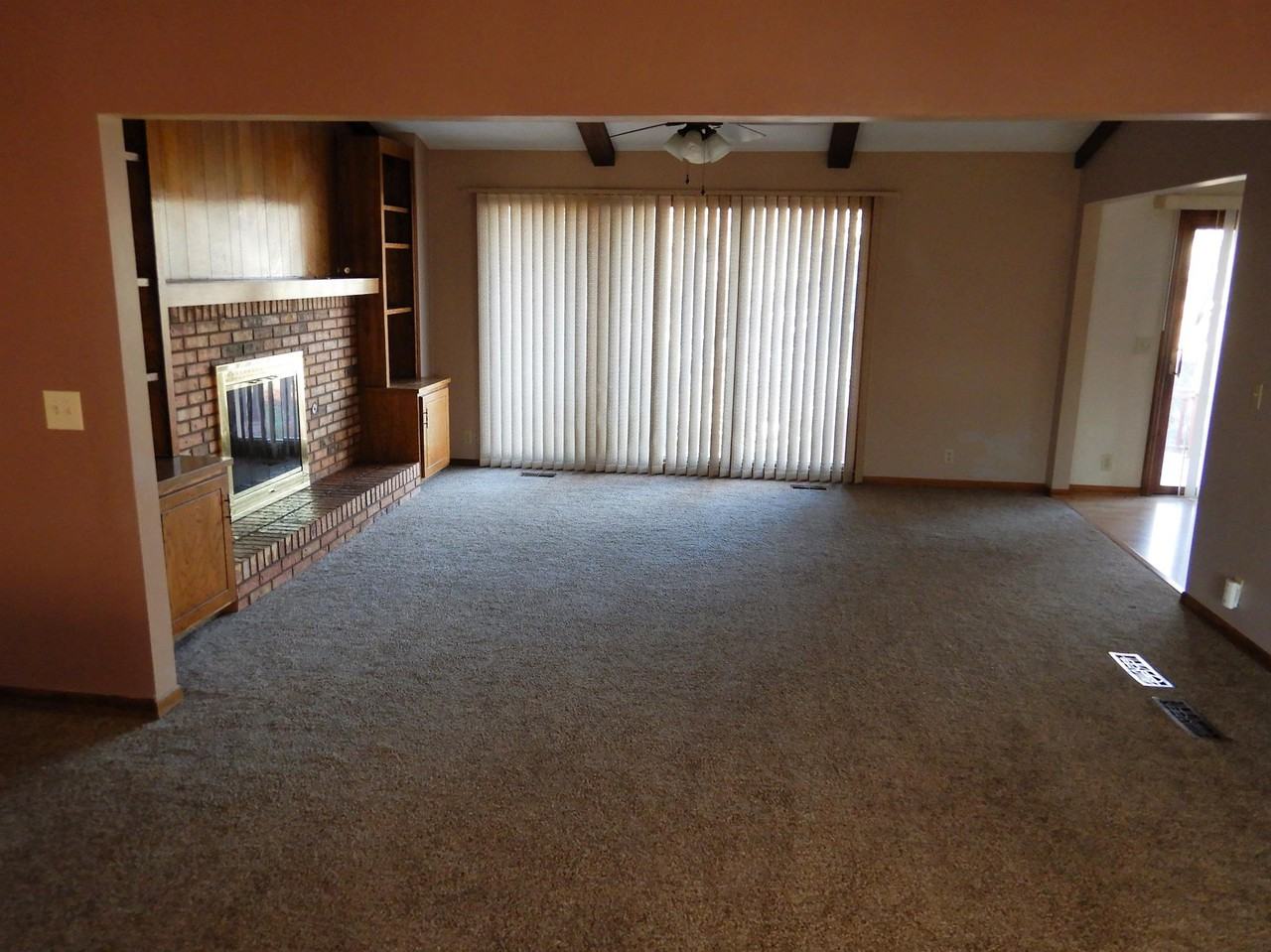 15442 Blackwell Dr - Photo 3 of 16