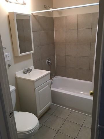 2122 Grove Ave #2 - Photo 3 of 9