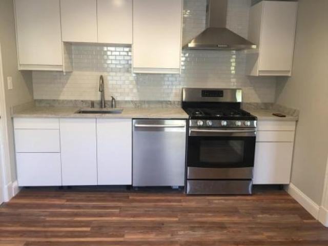 110 Quincy Ave - Photo 2 of 6