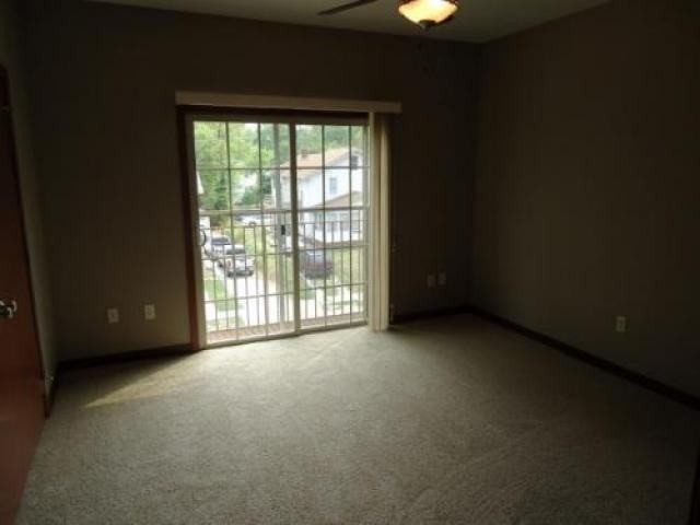 1614 Fairchild Ave - Photo 3 of 6