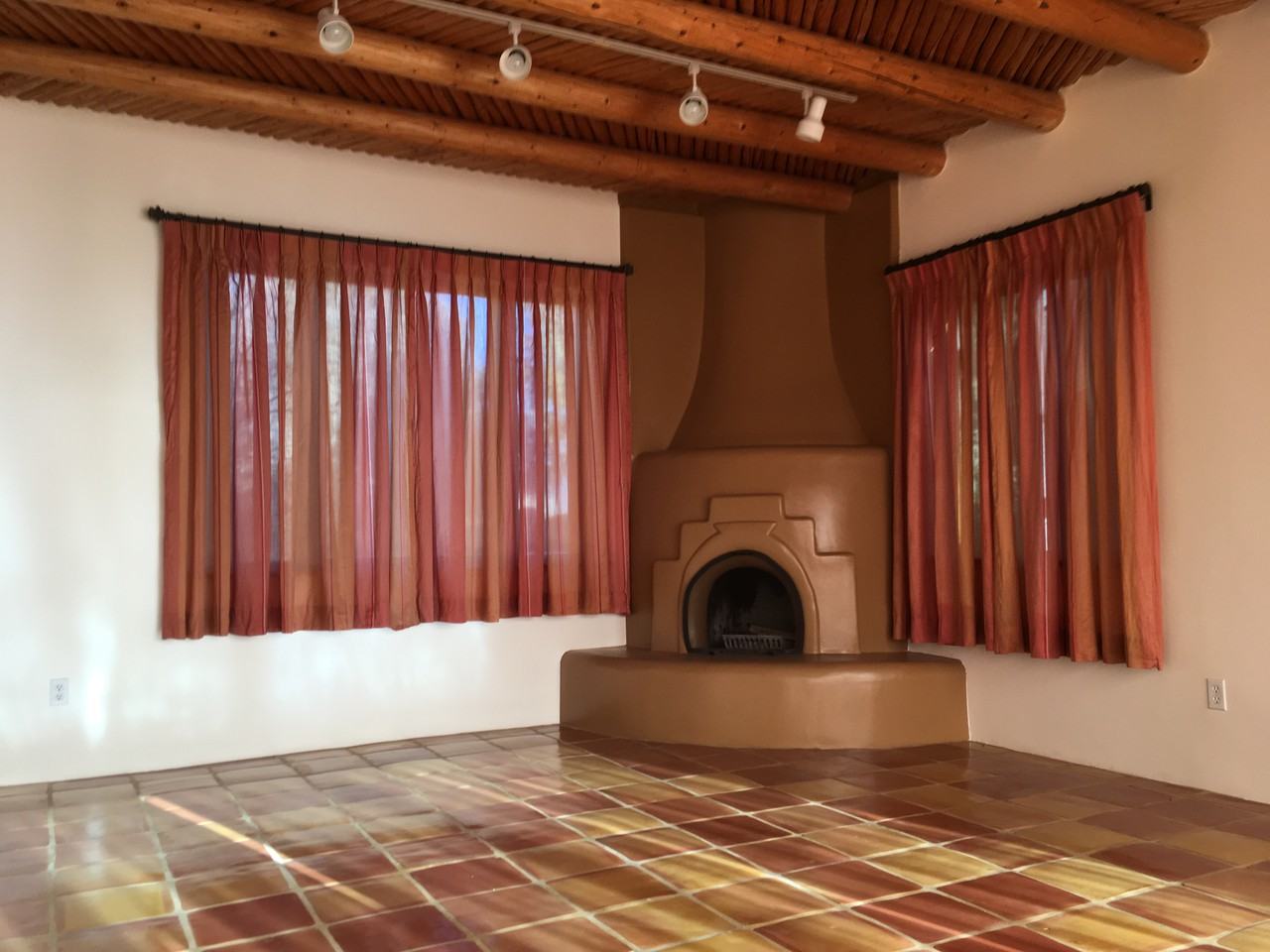 630 Dolores Rd - Photo 3 of 13