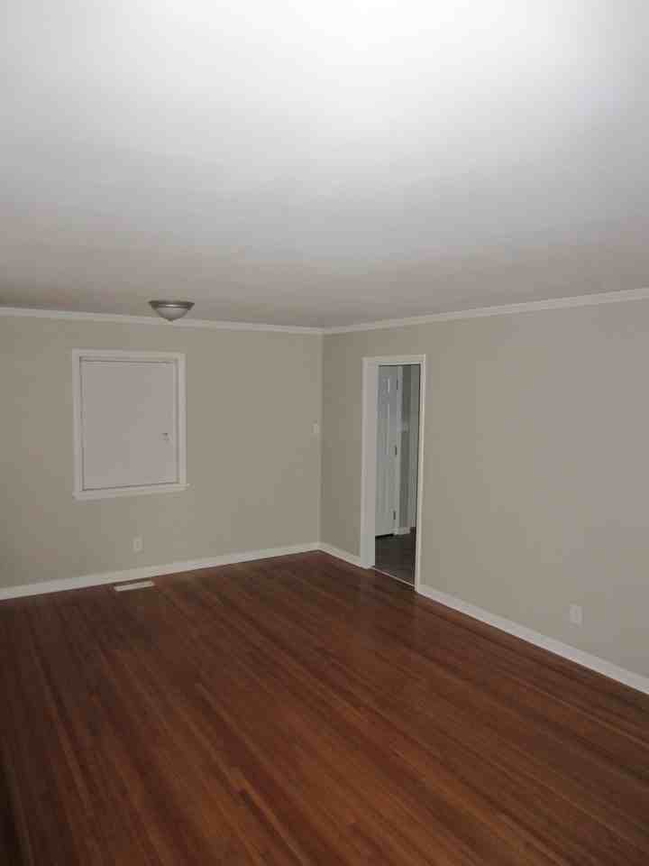 4700 N Locust St - Photo 2 of 12