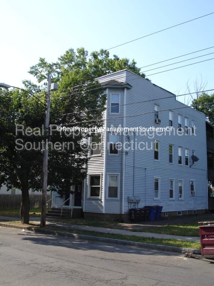 2 Starr St - Photo 2 of 14