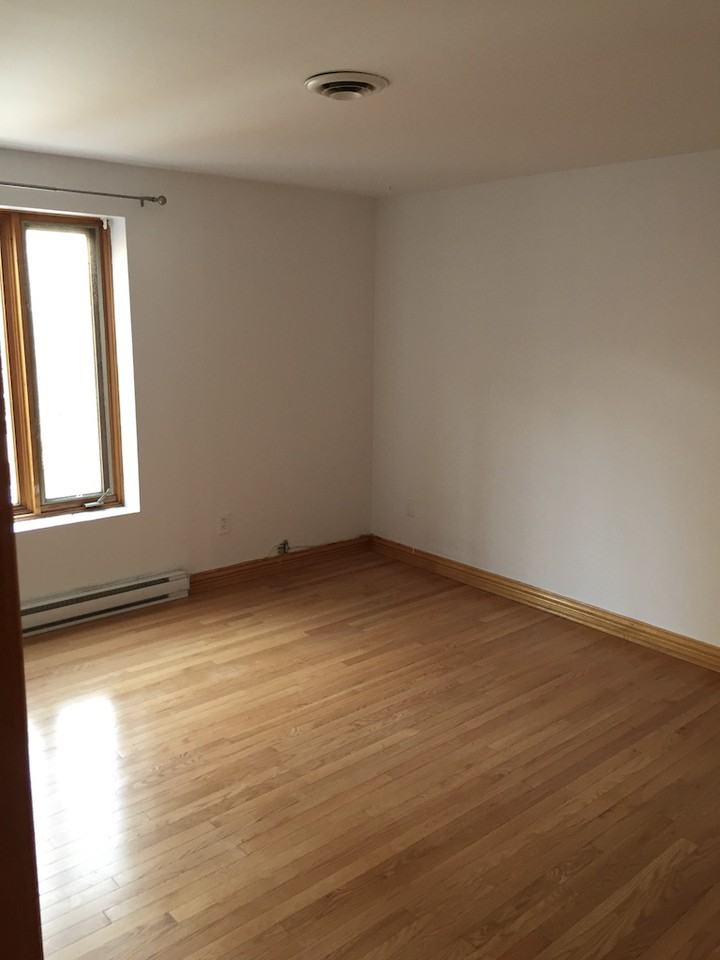 430 Rue Prince Arthur Ouest #6 - Photo 3 of 9