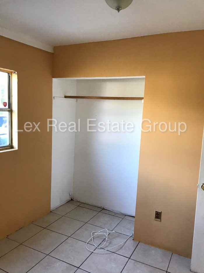 2512 Ave L #B - Photo 2 of 7