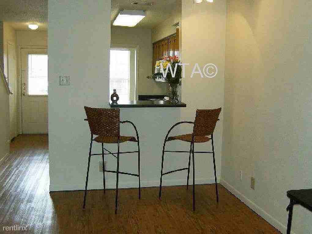 4013 Manchaca Rd - Photo 3 of 8