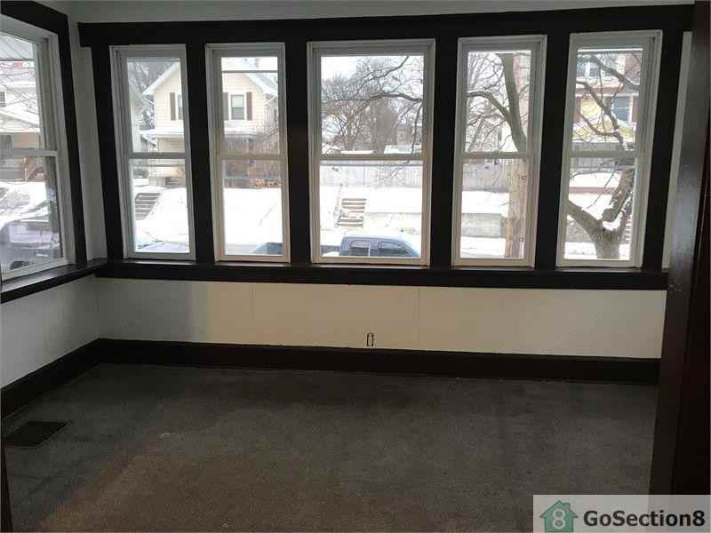 3006 9th St SW - Photo 3 of 4