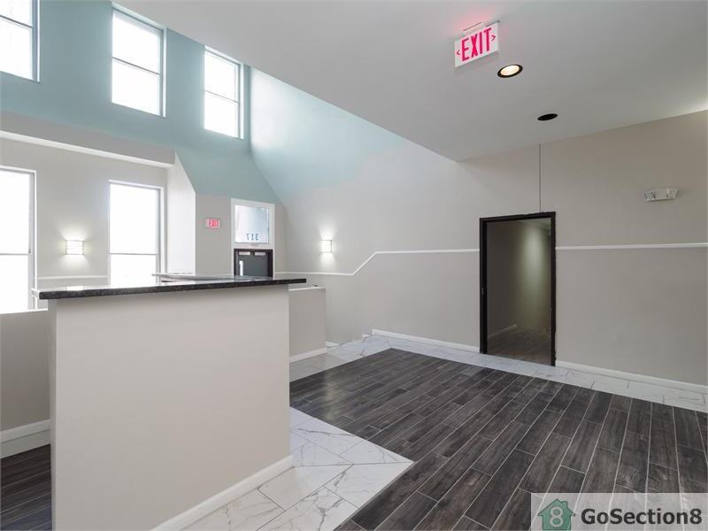 301 N Charles St - Photo 2 of 15