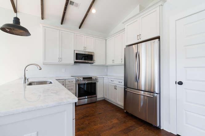 94 Romney St #SC - Photo 2 of 14