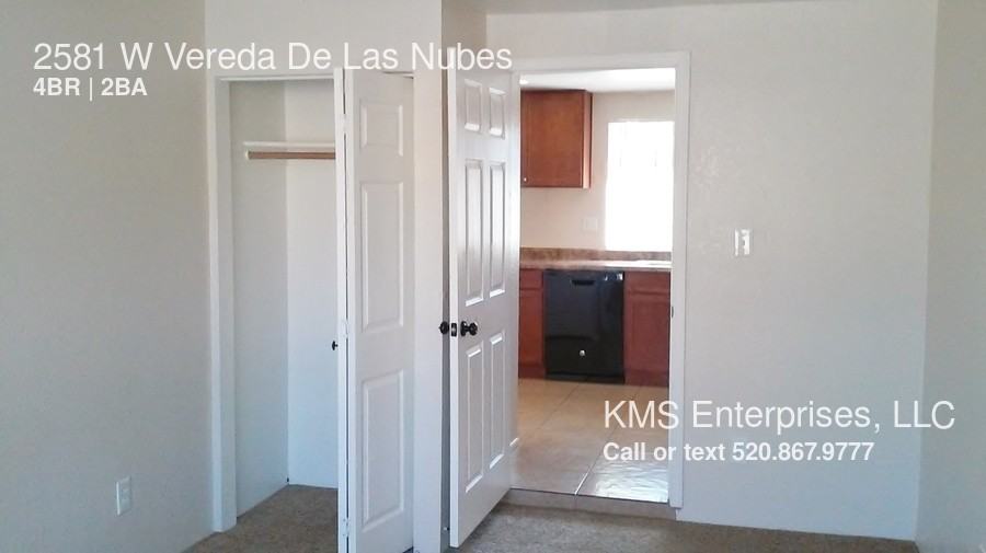 2581 W Vereda De Las Nubes - Photo 2 of 24