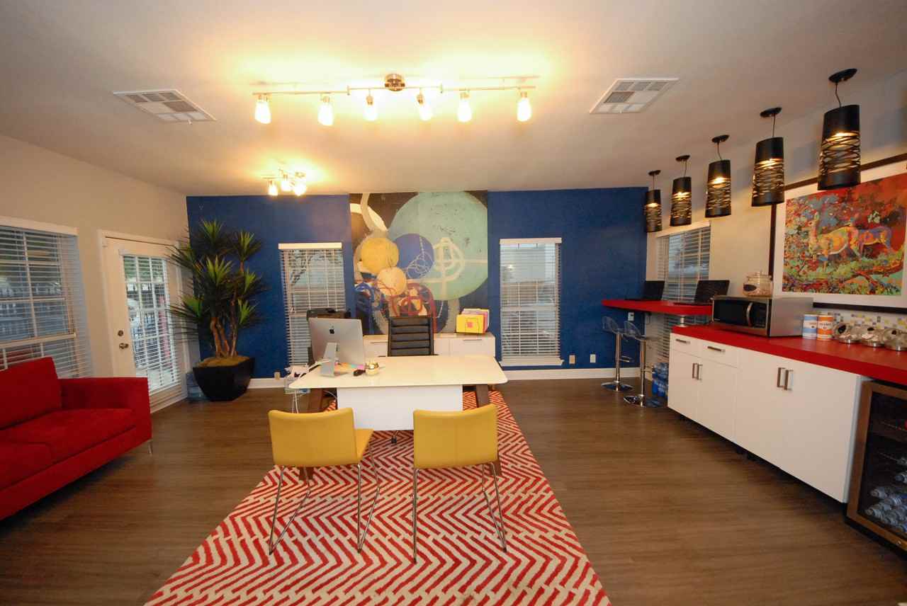 The Oslo - Photo 3 of 27