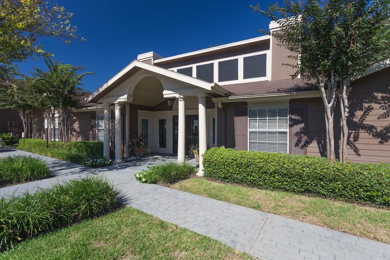 Central Park Regency - Photo 2 of 50