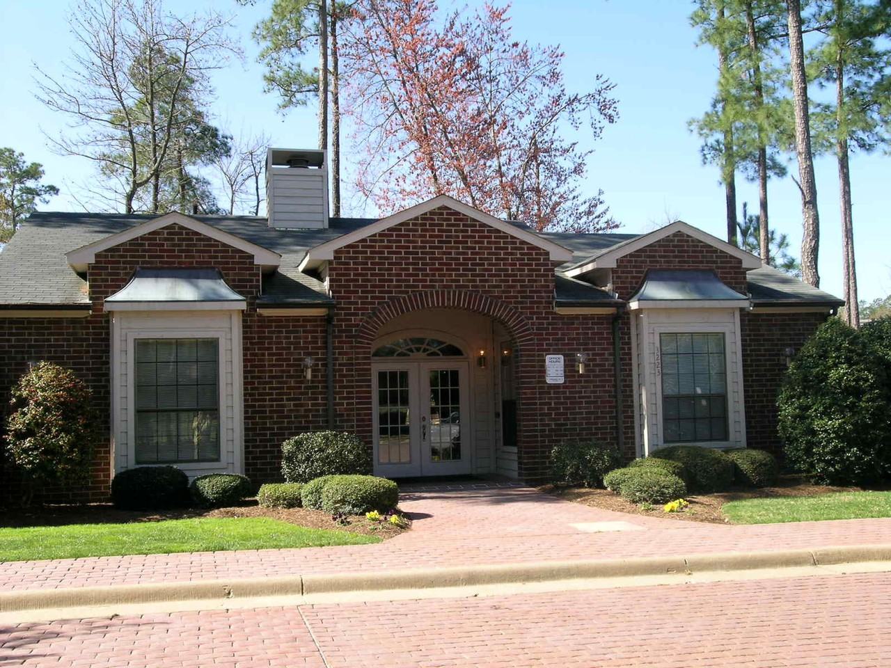 Tuckernuck Trail Apartments 3223 St Martins Trail, Henrico, VA 23294