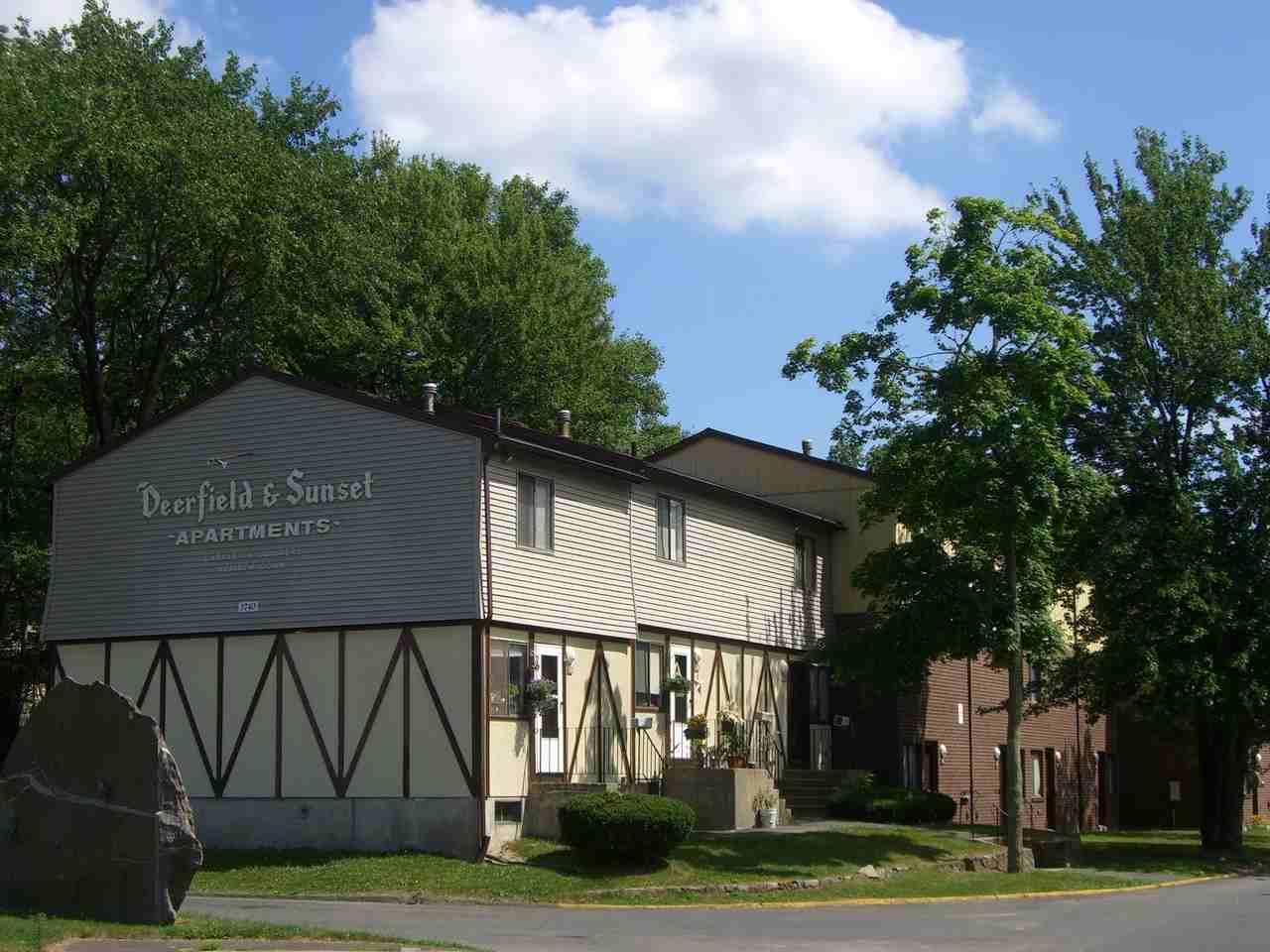 Deerfield/Sunset Gardens Apartments - Photo 2 of 15