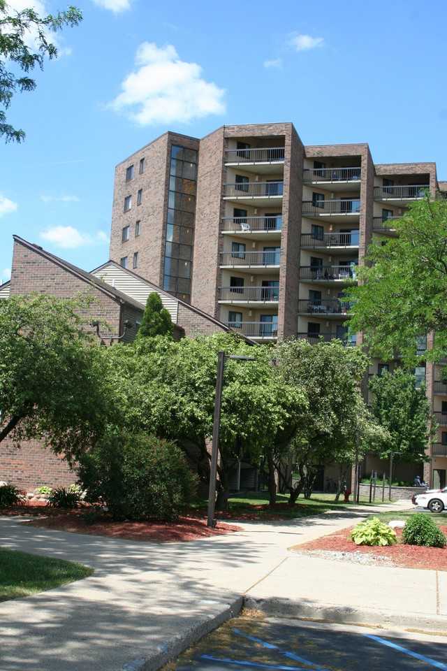 Riverfront Apartments - Photo 3 of 40