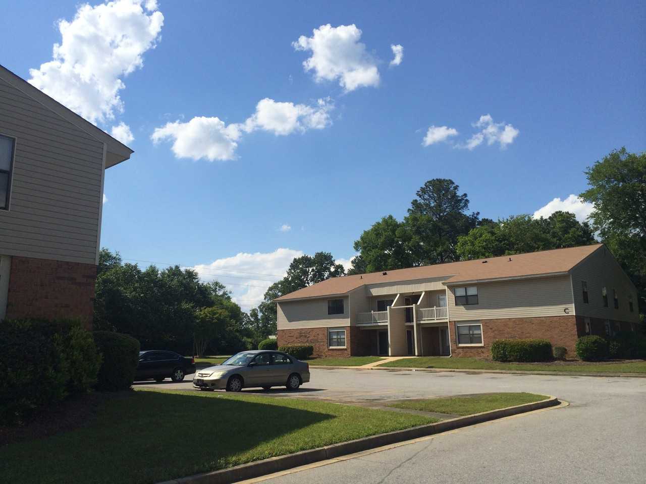 Whispering Pines Apartments - Photo 3 of 23