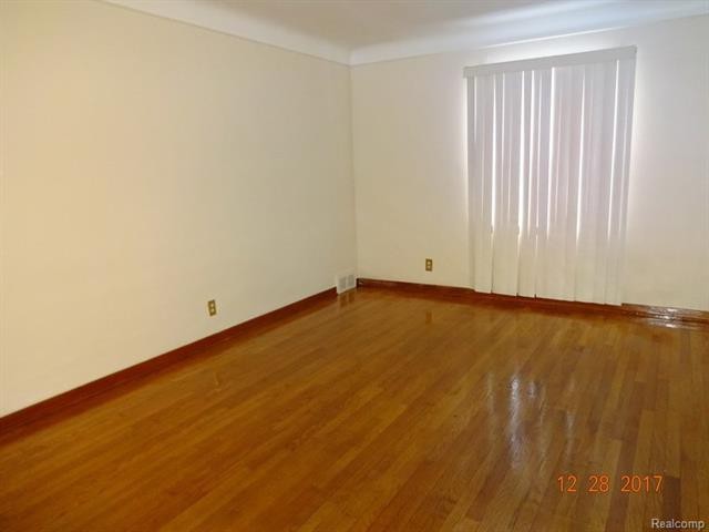 19501 Redfern St - Photo 3 of 30