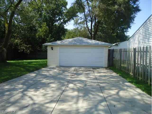 11010 Westborough Rd - Photo 3 of 29