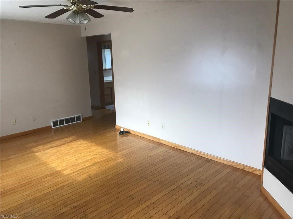 693 Freedom Ave - Photo 2 of 27