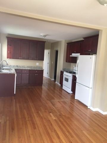 323 157th St - Photo 3 of 7
