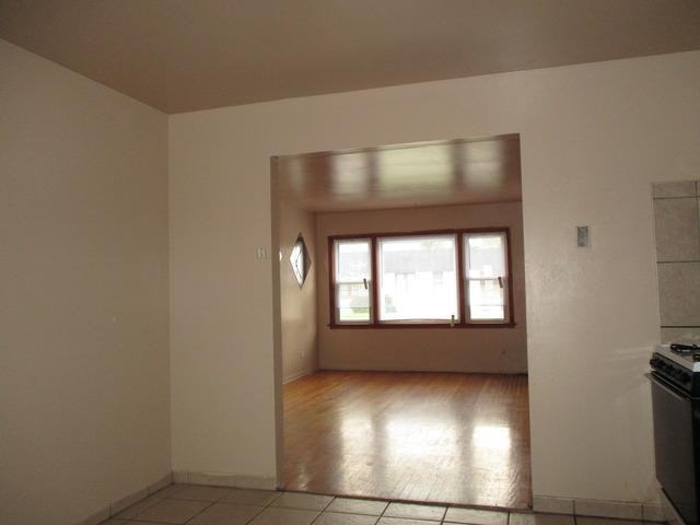 1927 171st St #1stFL - Photo 2 of 7