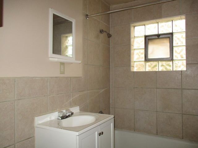 1927 171st St #1stFL - Photo 3 of 7