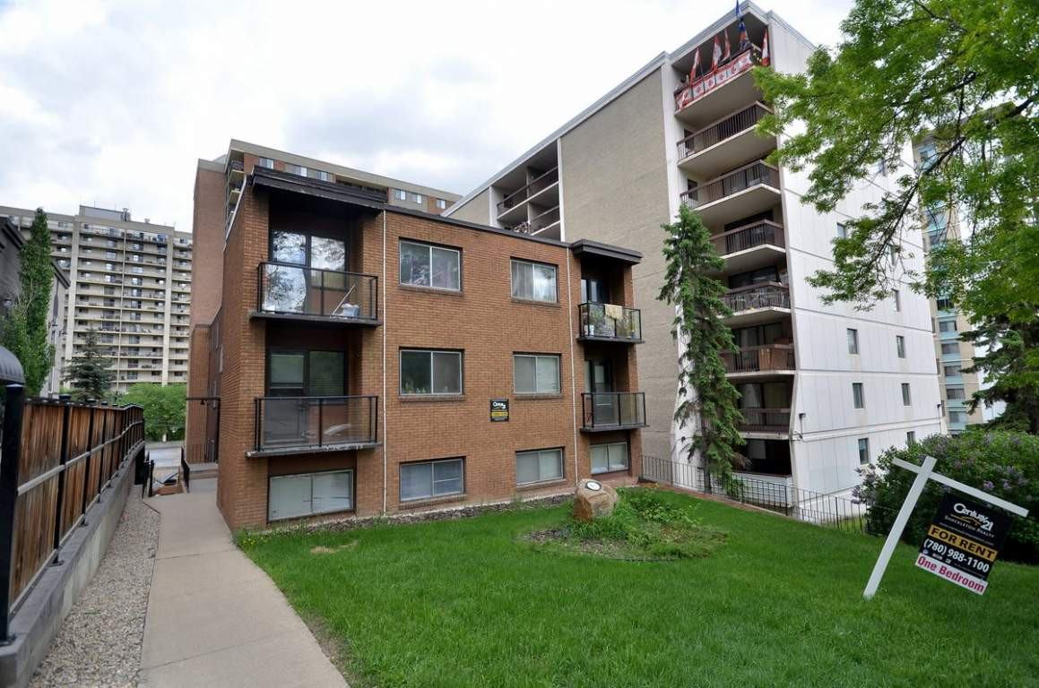 Brittania Manor - Photo 2 of 27