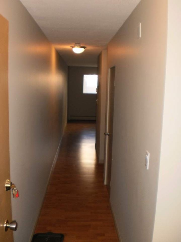 Brittania Manor - Photo 3 of 27