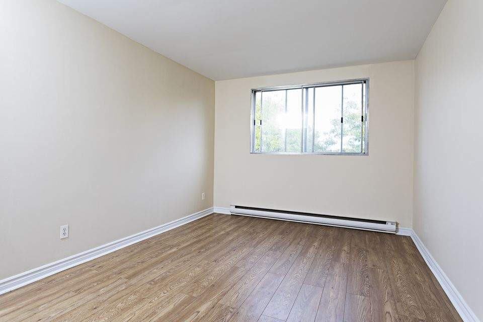 3095 Rue édouard-montpetit Laval Qc H7t 1v3