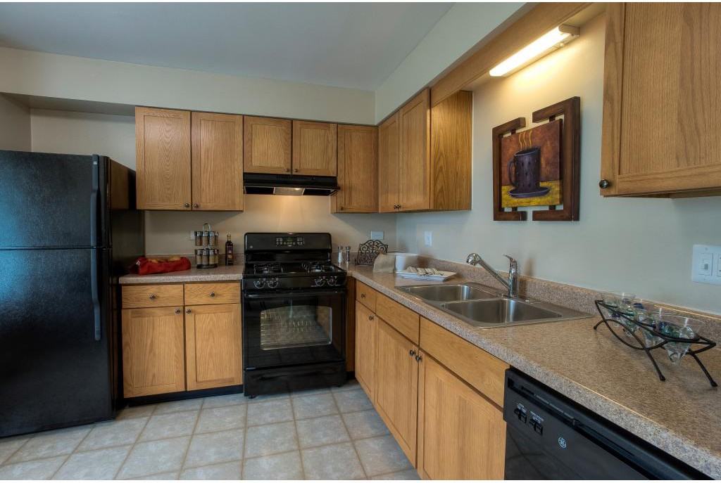 Legacy at Poplar Creek - Photo 2 of 8