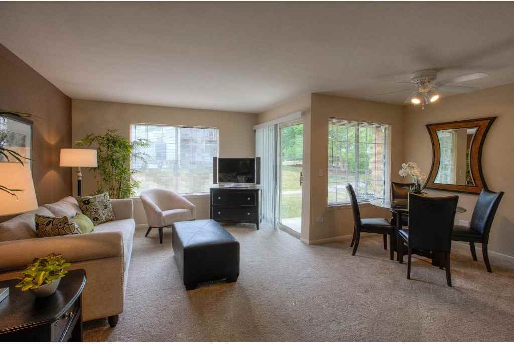 Legacy at Poplar Creek - Photo 3 of 8