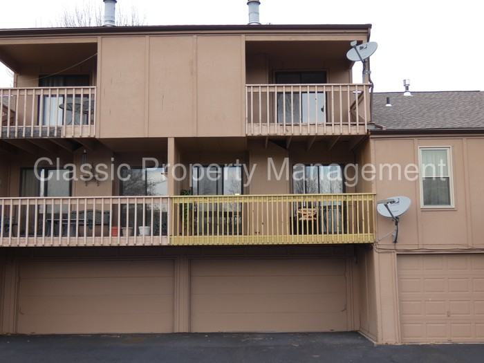 7013 N Fisk Ct - Photo 2 of 10