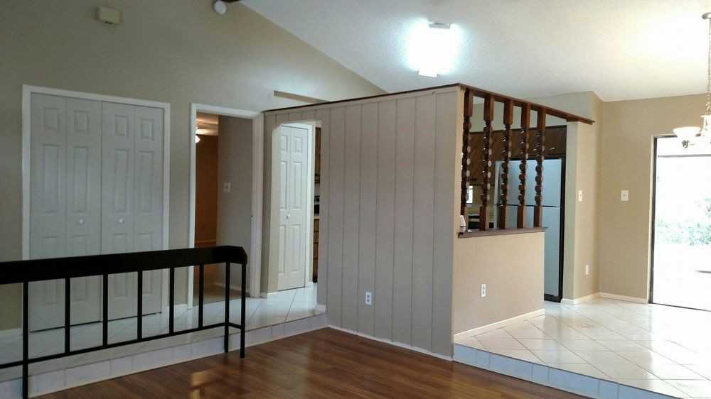 718 Lancewood Dr - Photo 3 of 25