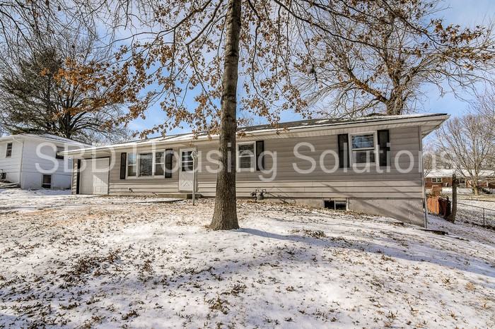 1508 Broadway St - Photo 3 of 35