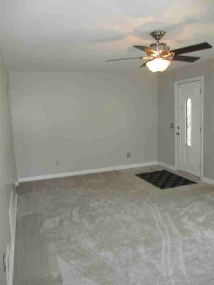 219 Marvin St - Photo 3 of 30